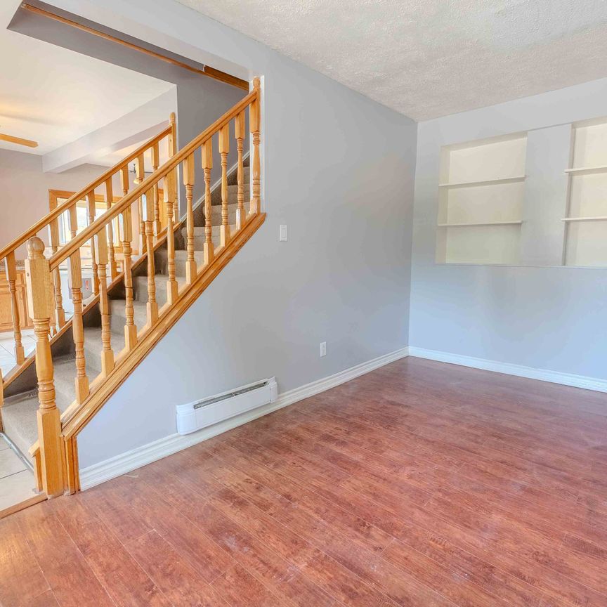 For Lease - 8 GARNER Avenue, Welland, Ontario - Photo 1