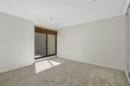 Stylish 2-Bedroom Apartment in Prime City Location - Photo 3
