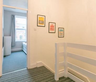 3 bedroom flat to rent - Photo 2