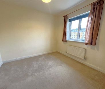 4 bedroom terraced house to rent - Photo 5