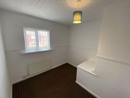 3 bedroom semi-detached house to rent - Photo 3