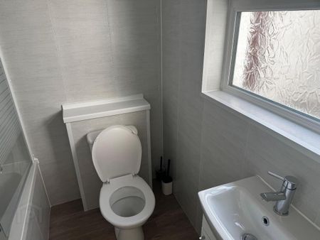 11 Brenda Street, Belfast, BT5 5GQ - Photo 5