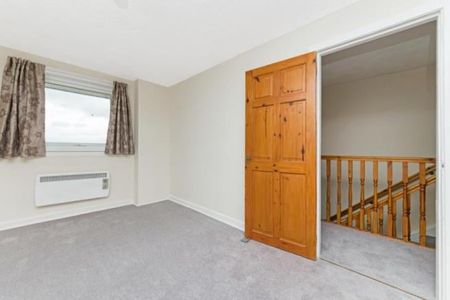 2 Bed Maisonette, Cruachan Road, G73 - Photo 2