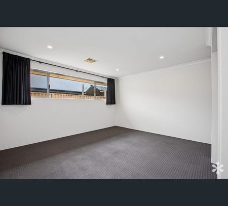 16 Jutland Avenue, Baldivis, WA 6171 - Photo 4