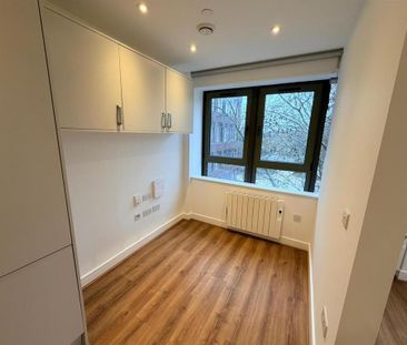 Studio to rent - Photo 2