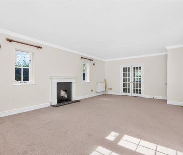 A five bedroom detached family home, benefiting from multiple recep... - Photo 3