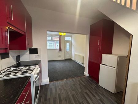 2 bedroom terraced house to rent - Photo 5