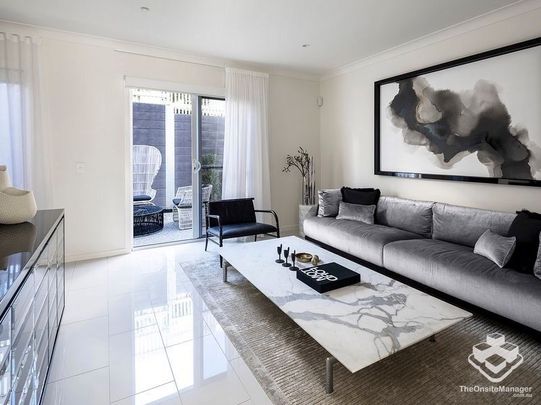 Executive Modern Architecture Town home - Photo 1