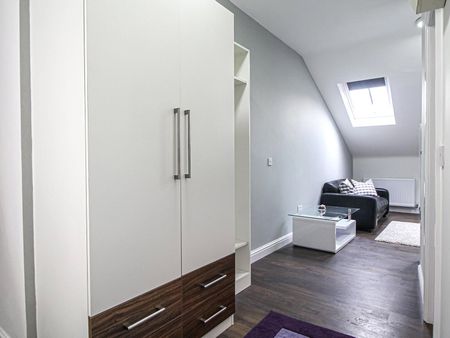 Apt 14, Fossgate House - Photo 3