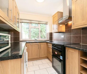 4 bedroom detached house to rent - Photo 3