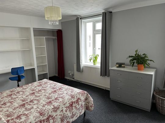 5 bedroom house to rent - Photo 1