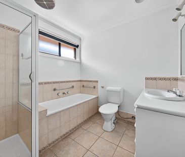 Spacious and Freshly Updated Home in a Convenient Altona Location - Photo 6