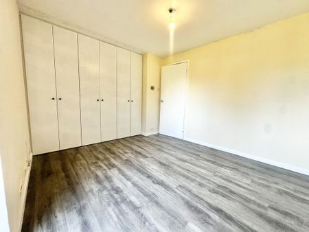 1 bedroom ground floor flat to rent - Photo 3