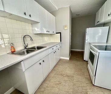 8705 152 Street - Photo 3