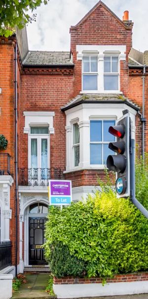 2 bedroom flat in Wandsworth - Photo 1