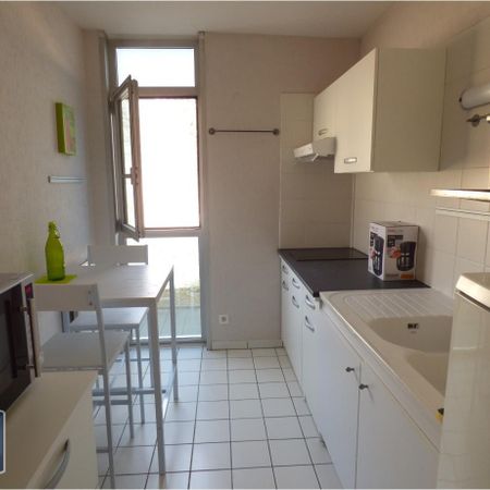Location Appartement 2 pièces 47m² BORDEAUX 33300 - Photo 4