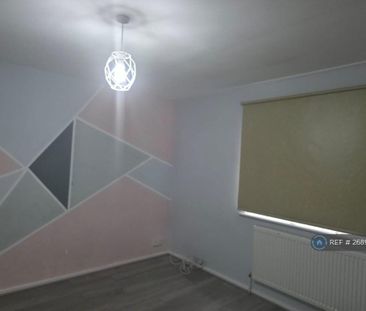 6 bedroom semi-detached house to rent - Photo 4