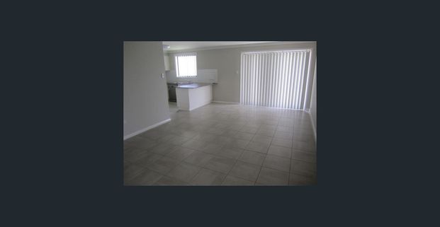 4 BEDROOM HOME LOCATED OXLEY VALE - Photo 1