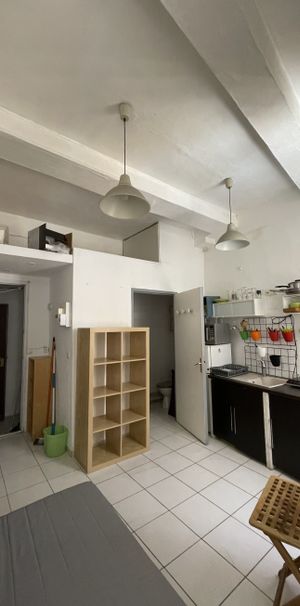Studio - Aix-En-Provence (13100) - 15.25 m² - - Photo 1