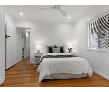 CHARMING FAMILY HOME IN A CONVENIENT WAVELL HEIGHTS LOCATION - Photo 6