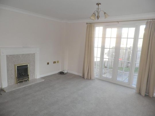 5 bedroom detached house to rent - Photo 1