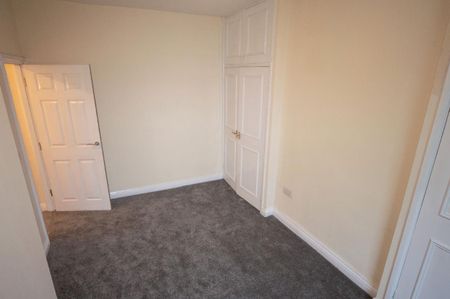 East Parade, Sowerby Bridge, HX6 2BH - Photo 5