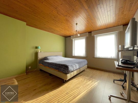 Centraal gelegen woning met 3 slpks, terras én garage! - Photo 1