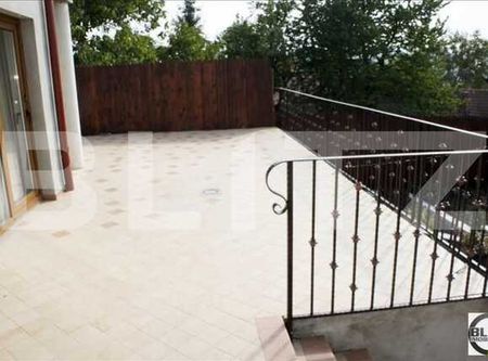Apartament de inchiriat + terasa in imobil tip vila + loc de parcare! - Photo 4