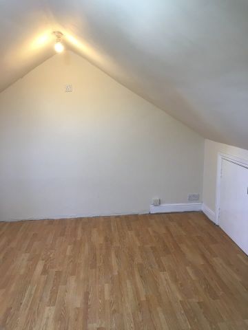 Studio Flat, Woodlands Road, IG1 - Photo 3
