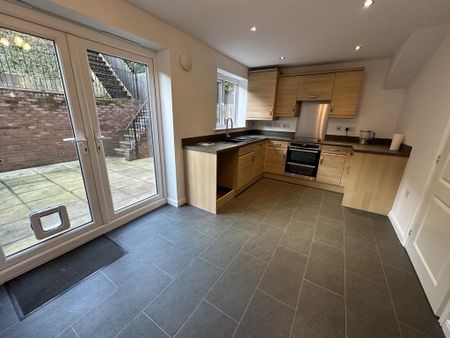 3 bedroom semi-detached house to rent - Photo 5