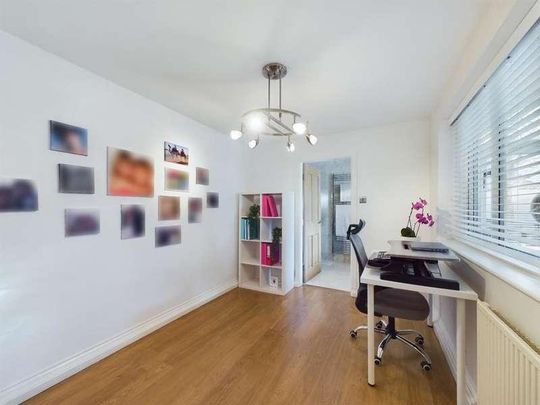 Bartle Road, Lytham St. Annes, FY8 - Photo 1