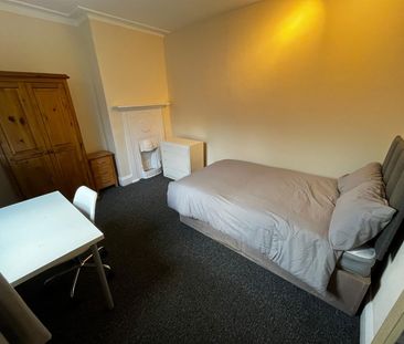 Rokeby Gardens, Headingley, LS6 3JZ, Leeds - Photo 4