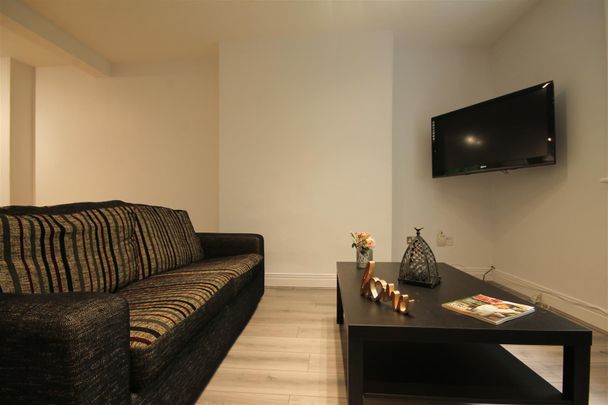 Huntsmoor House, Spital Tongues - Photo 1