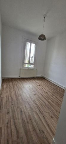 Location Appartement 3 pièces 76m² MONTROND LES BAINS 42210 - Photo 3