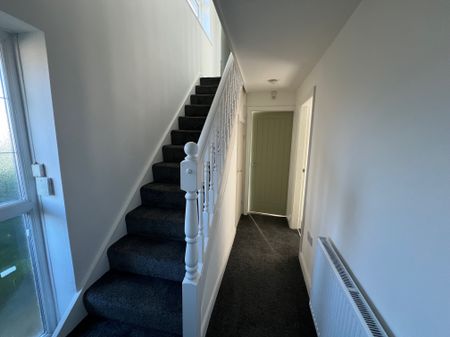 61 Elmsfield Avenue, Norden Rochdale - Norden - Photo 2