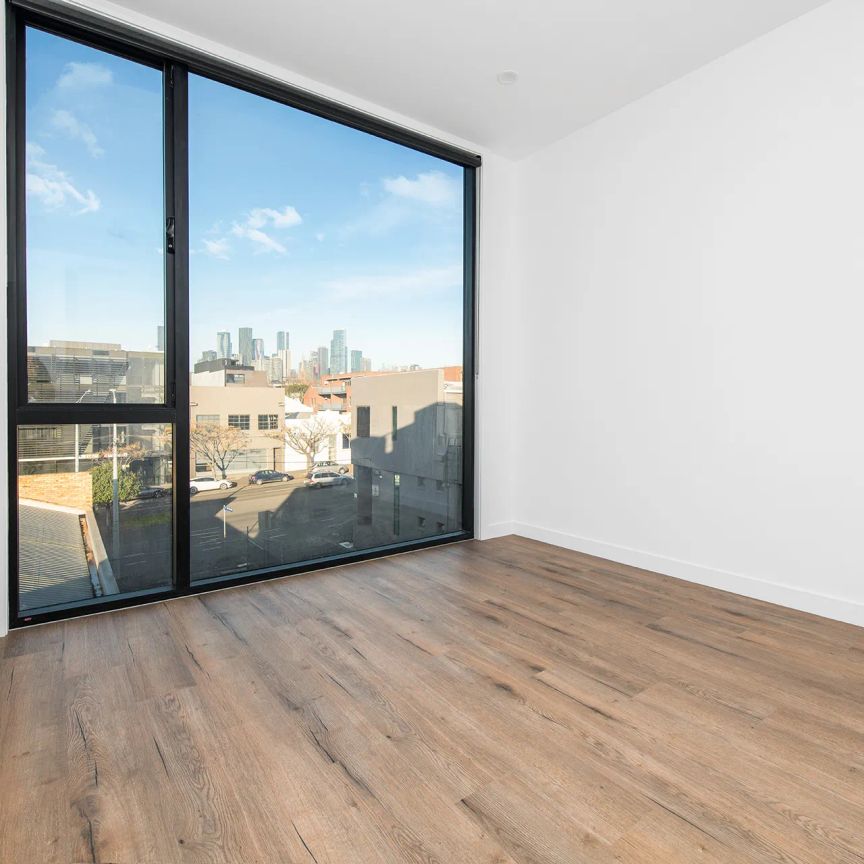 Urban Comfort & Style - Photo 1