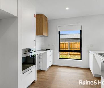 Unique, Versatile & Accessible Living - Perfect for Shared Living o... - Photo 2