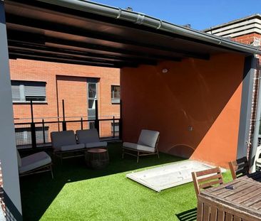 Luminoso estudio ático con espectacular terraza de 38 m² - Foto 5