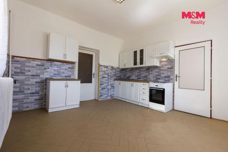 Pronájem rodinného domu 300 m², Bušovice Sedlecko - Fotografie 4