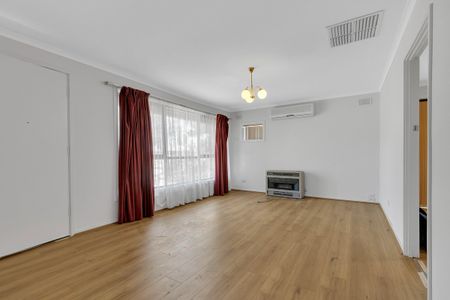 35 Mostyn Crescent, Salisbury East SA 5109 - Photo 5