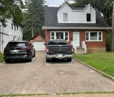 893 LASALLE PARK Road, Burlington, Ontario, L7T1M6 - Photo 2