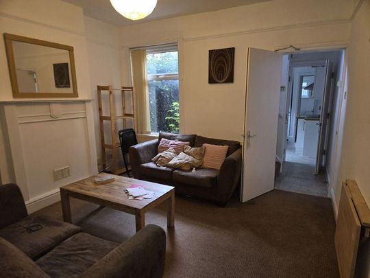 4 bedroom terraced house to rent - Photo 1
