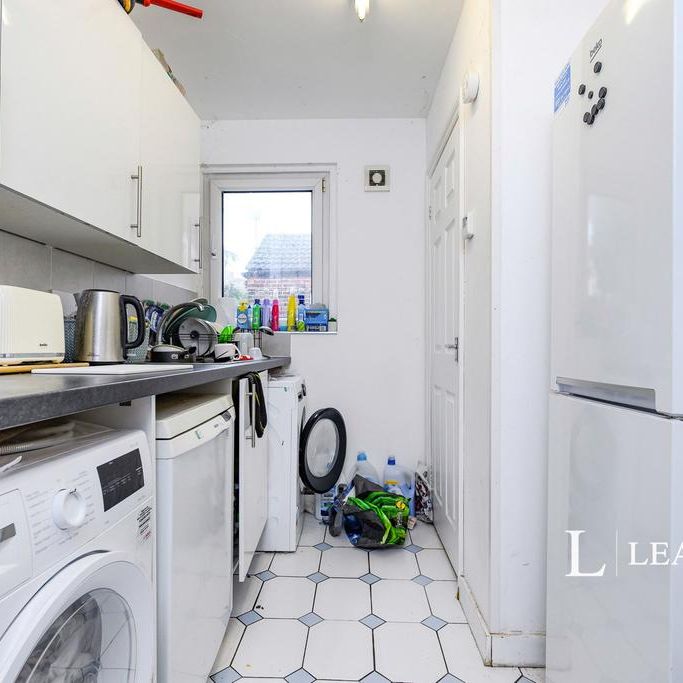 1 bedroom in a house share to rent - Photo 1