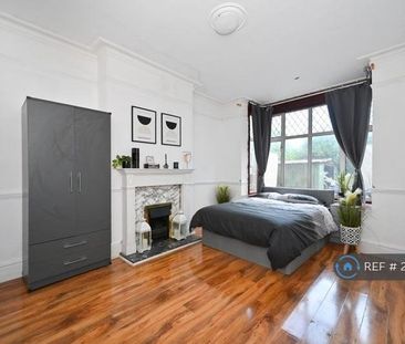 1 bedroom in a house share to rent - Photo 5