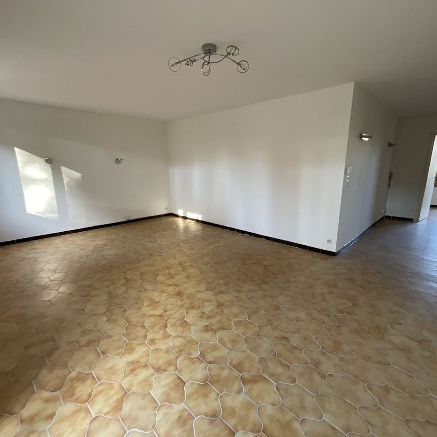 Location Appartement 2 pièces 64m² BEZIERS 34500 - Photo 1