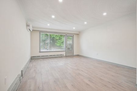 For Lease - 18 Thirty Third Street Unit# 2, Toronto, Ontario - Photo 4