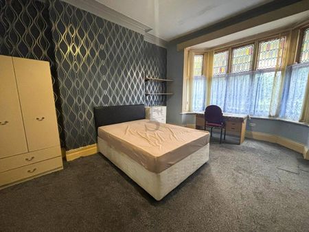 1 bedroom in a house share to rent - Photo 3