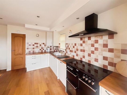 Rockwood Road, CHEPSTOW - Photo 1