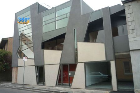 Apartment In The Heart of Carlton! - Photo 4