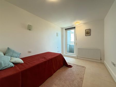 2 Bedroom Flat - Photo 3